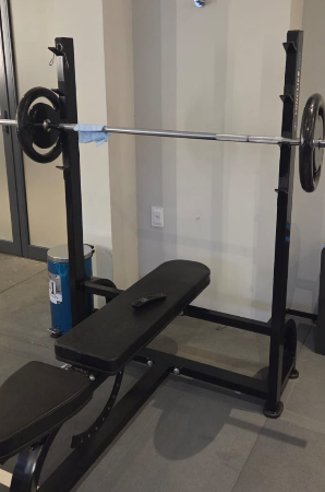 academia aparelho de supino